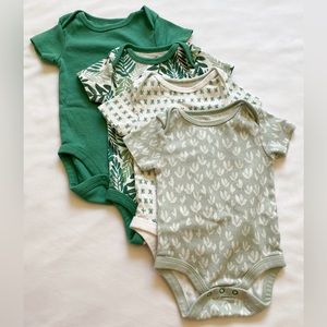 Cloud Island bodysuit set - size 3-6 M